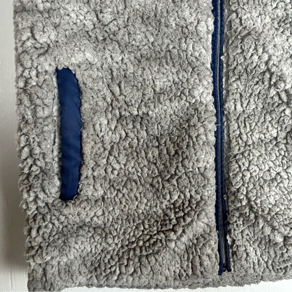 Simply southern Women’s faux fur vest size small lined gray - Picture 15 of 16